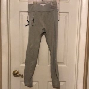 NWT  Hi Rise Heather Gray Seamless Moisture Wicking leggings